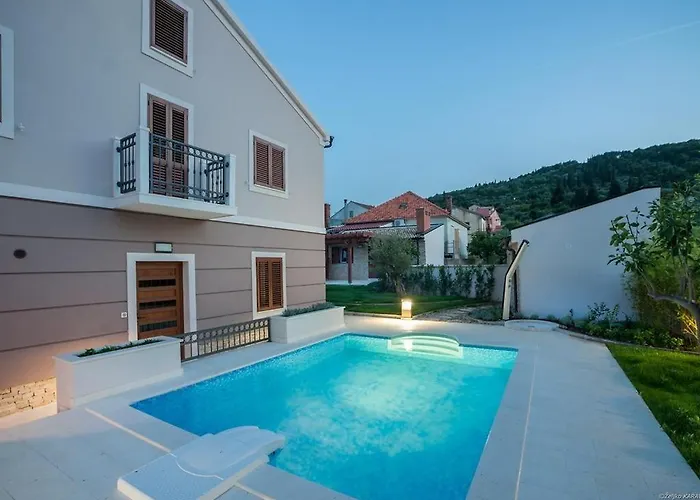 House With A Swimming Pool Preko, Ugljan - 14707 * بريكو